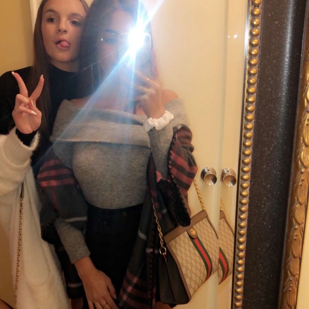 Meet your Posher, Emma